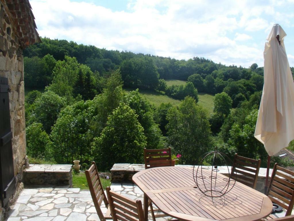 Au Bout Du Ciel - Chez Anna Villa Isserteaux Exterior photo
